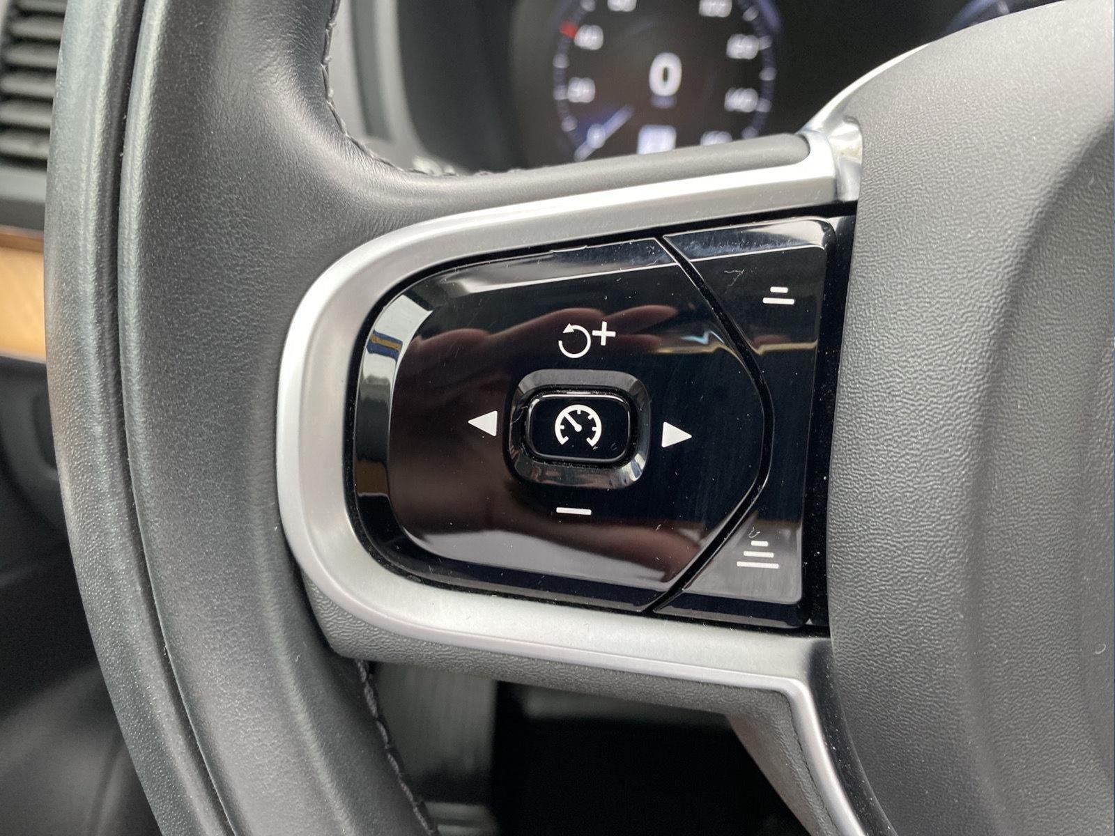 2021 Volvo Xc90 Momentum