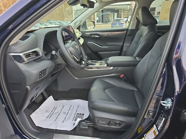 2026 Toyota Highlander Hybrid Platinum