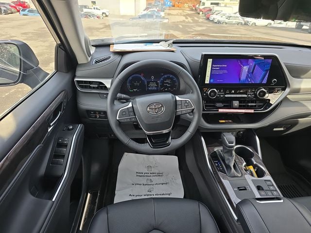 2026 Toyota Highlander Hybrid Platinum