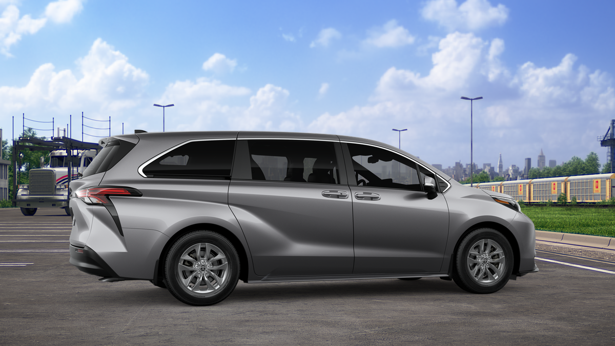 2026 Toyota Sienna LE 8-Passenger