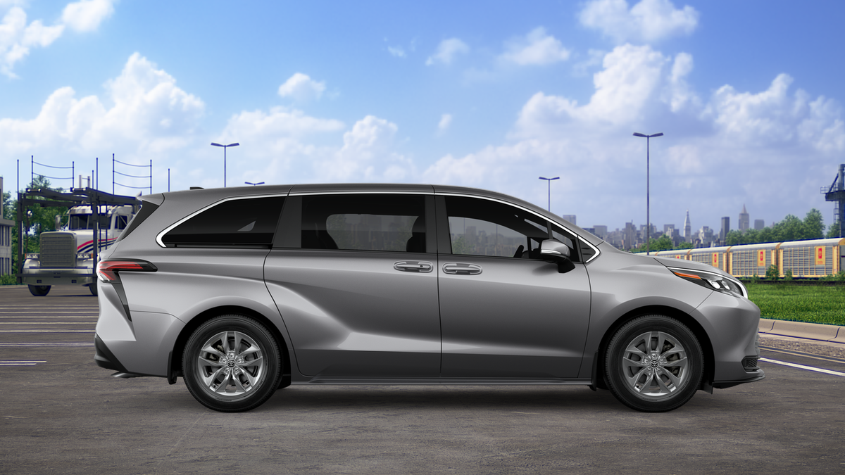 2026 Toyota Sienna LE 8-Passenger