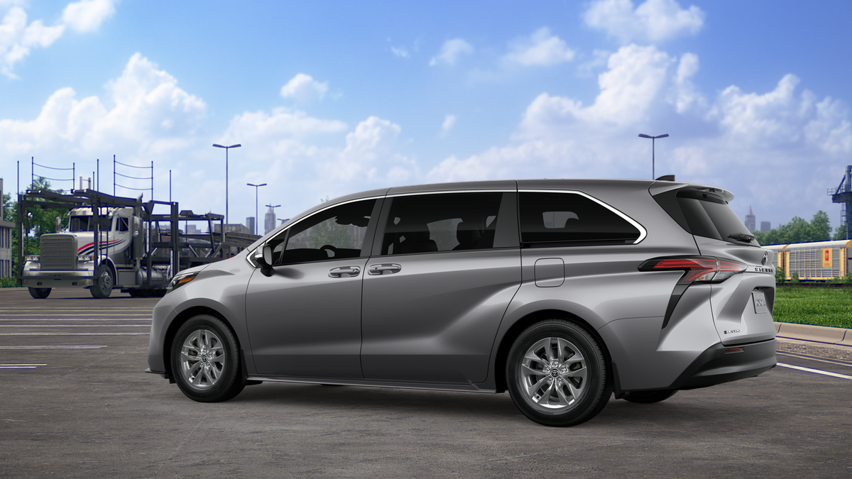 2026 Toyota Sienna LE 8-Passenger