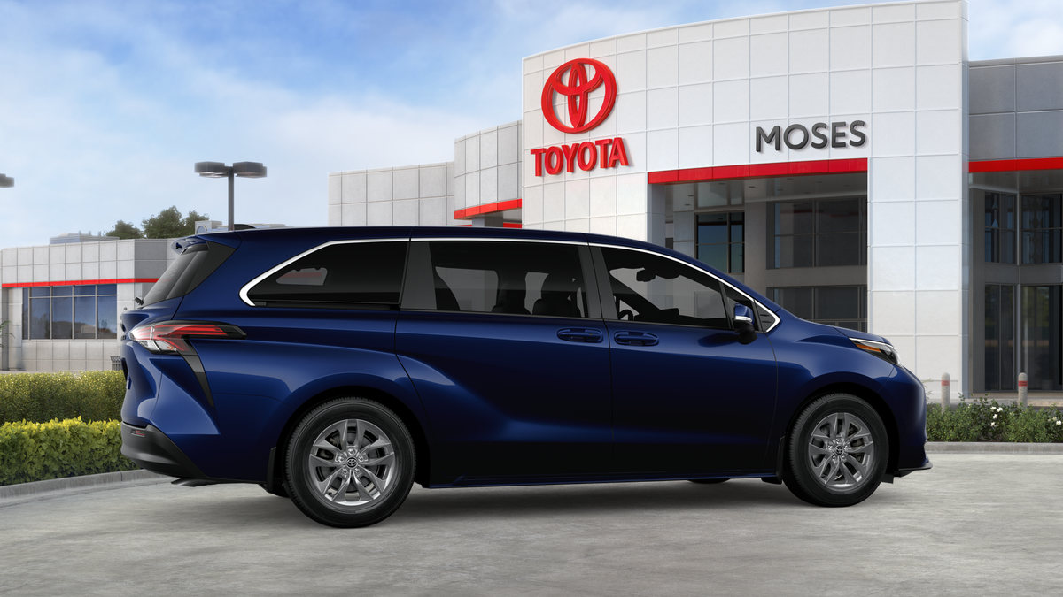 2026 Toyota Sienna LE 8-Passenger