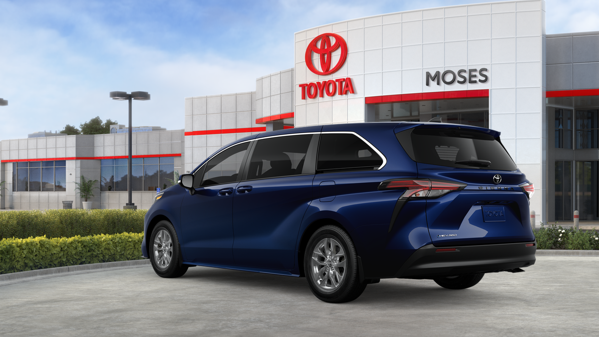 2026 Toyota Sienna LE 8-Passenger