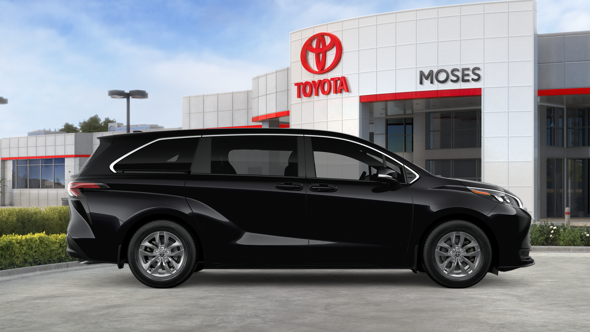 2026 Toyota Sienna LE 8-Passenger