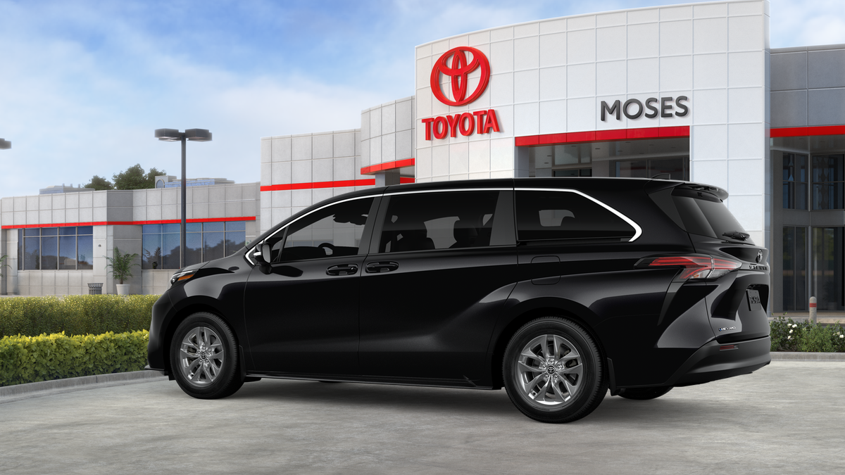 2026 Toyota Sienna LE 8-Passenger