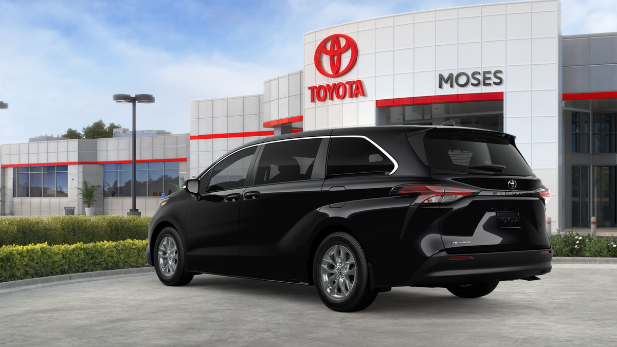 2026 Toyota Sienna LE 8-Passenger