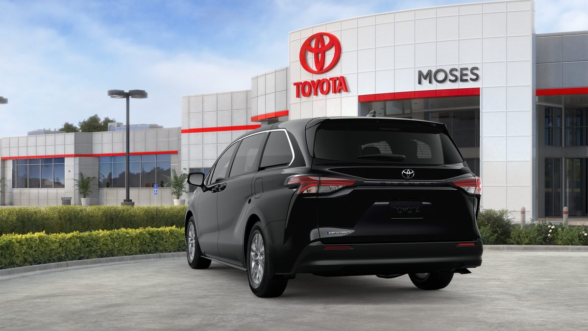2026 Toyota Sienna LE 8-Passenger