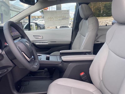 2026 Toyota Sienna XLE 8-Passenger