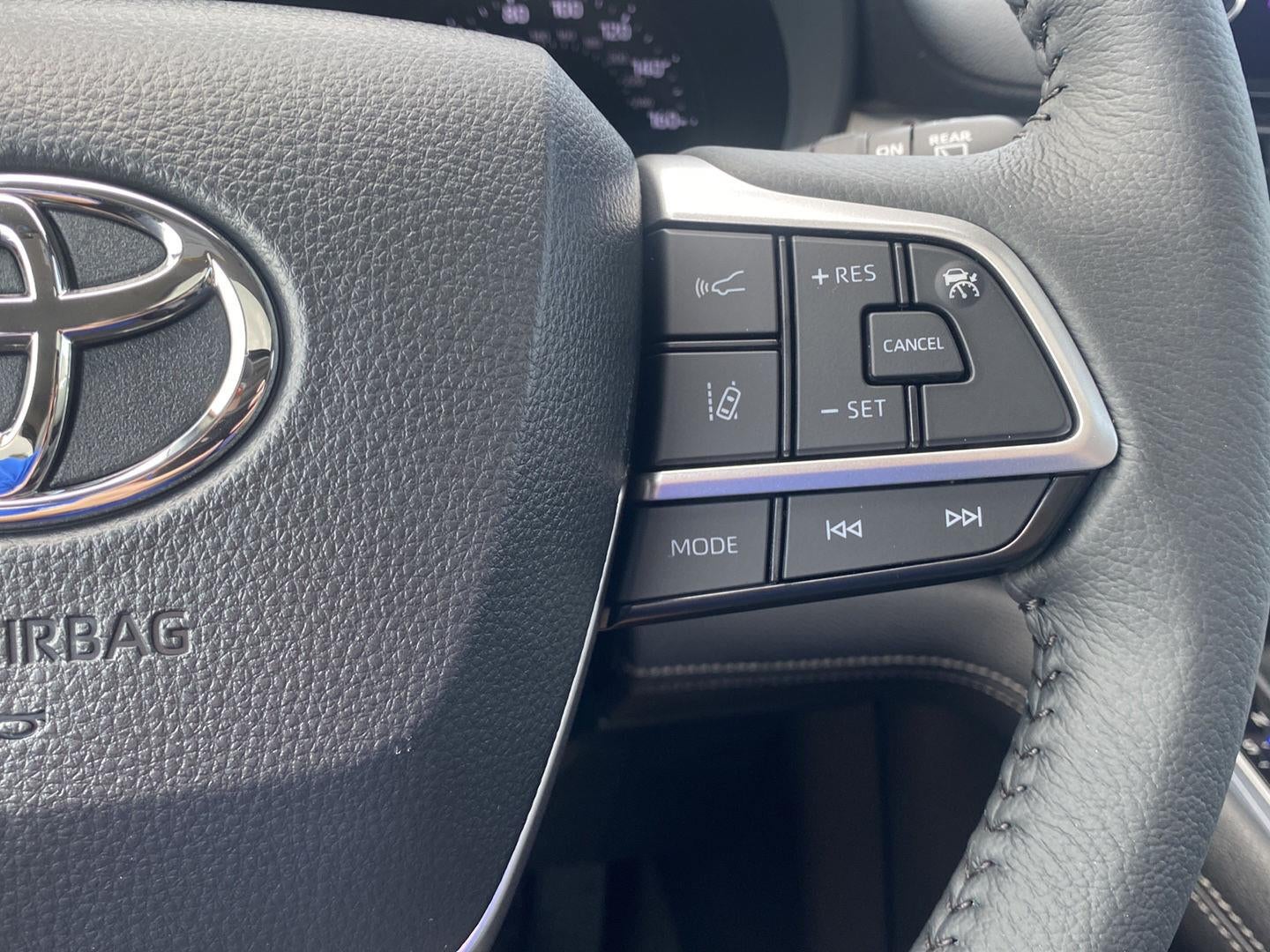 2026 Toyota Sienna XLE 8-Passenger