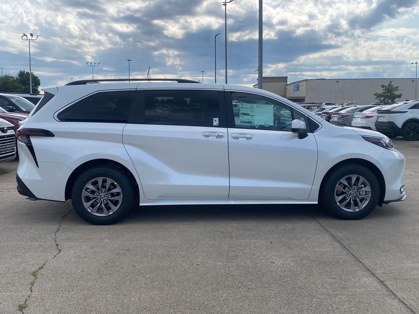 2026 Toyota Sienna XLE 8-Passenger