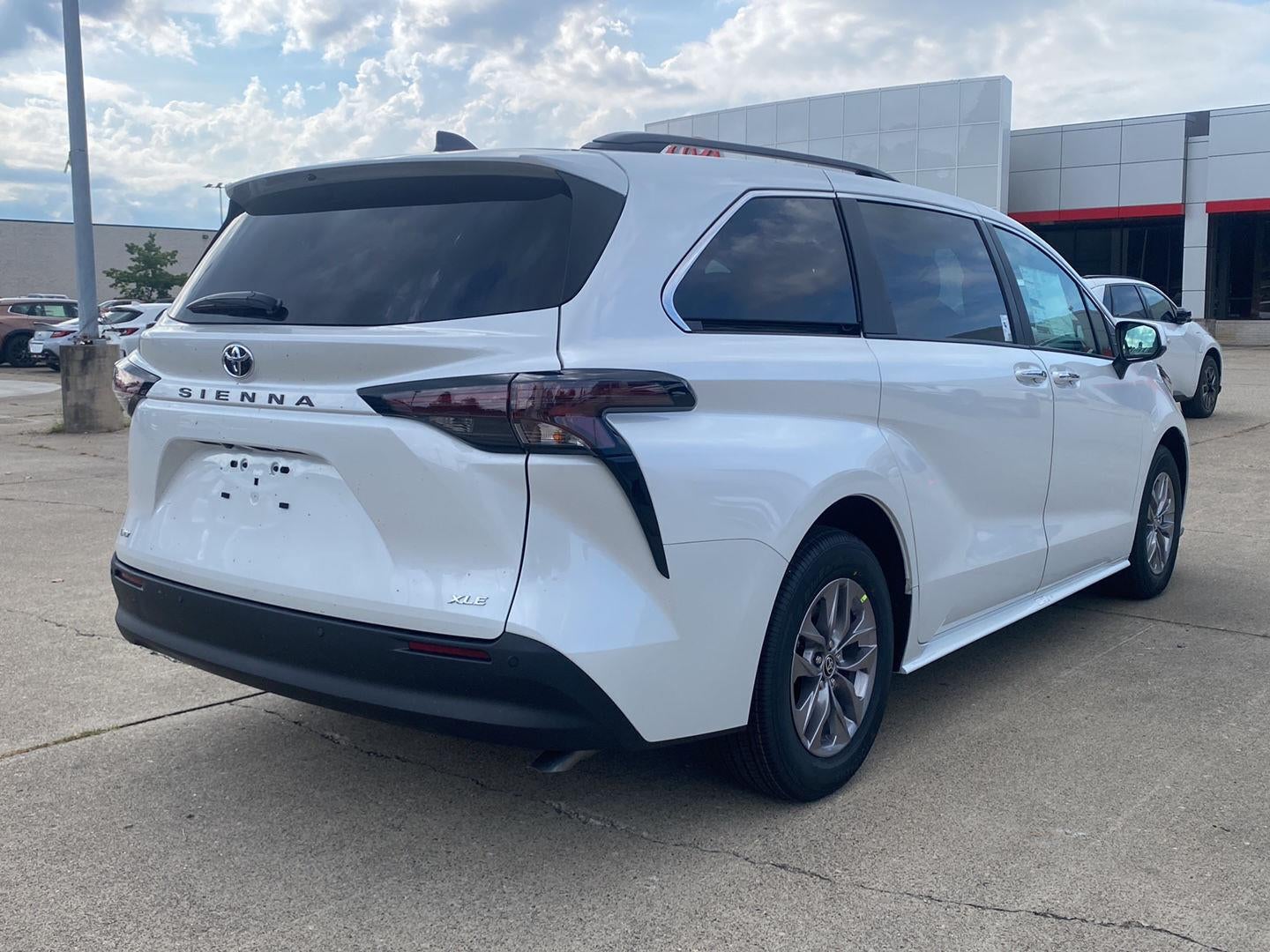 2026 Toyota Sienna XLE 8-Passenger