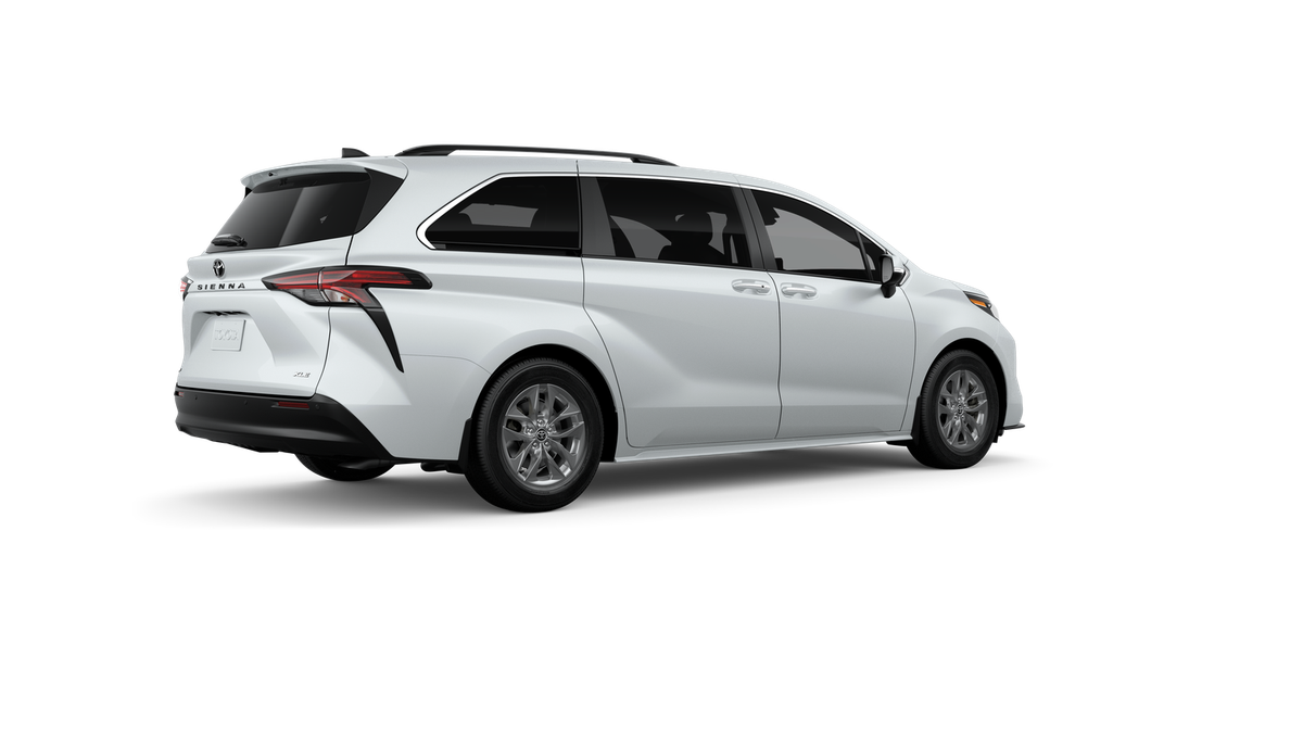 2026 Toyota Sienna XLE FWD 8-PASSENGER