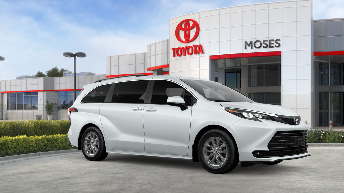2026 Toyota Sienna XLE 8-Passenger
