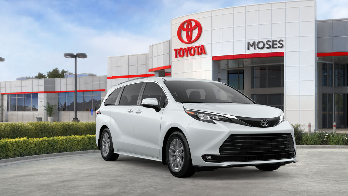 2026 Toyota Sienna XLE 8-Passenger