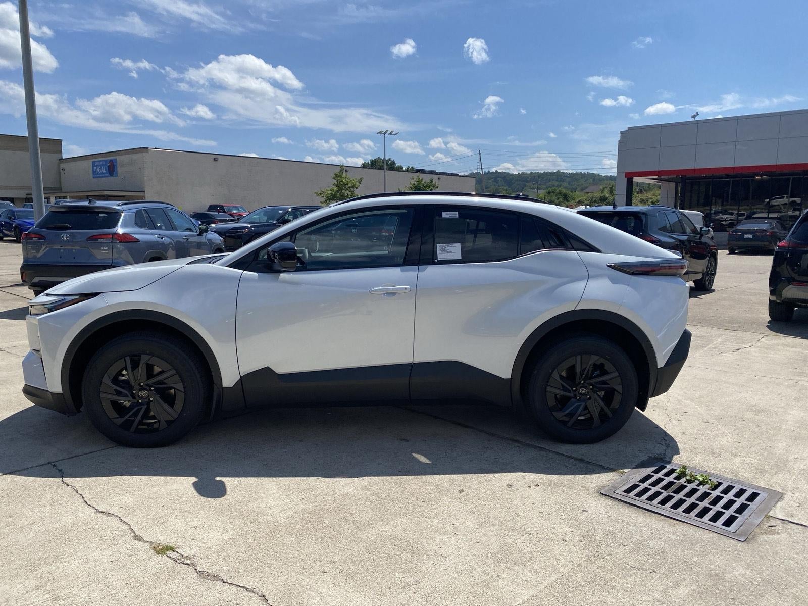 2026 Toyota C-Hr SE